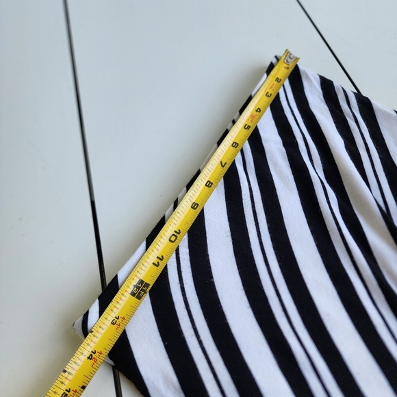 Vince Camuto Women’s Striped Pencil Midi Skirt White Black Jersey Stretch Raw XS - Picture 9 of 10